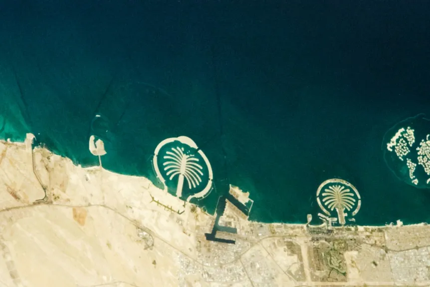 جامعة الإمارات تعلن اكتمال الاستعدادات لإطلاق “القمر الاصطناعي العربي 813”